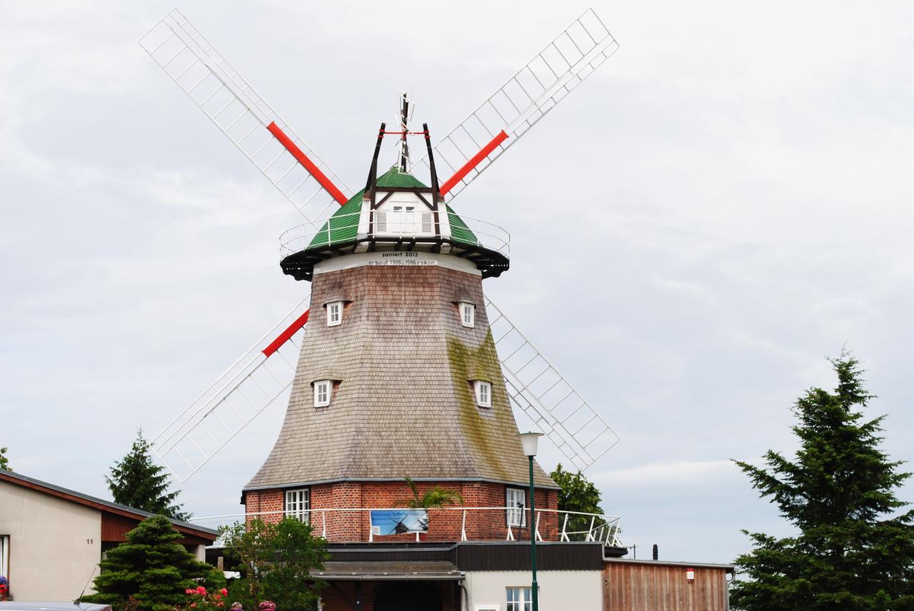 Fewo Strandstrasse - Fuehrt Auf Die Schoene Ostsee-Seebruecke Kuehlungsborn Exterior photo