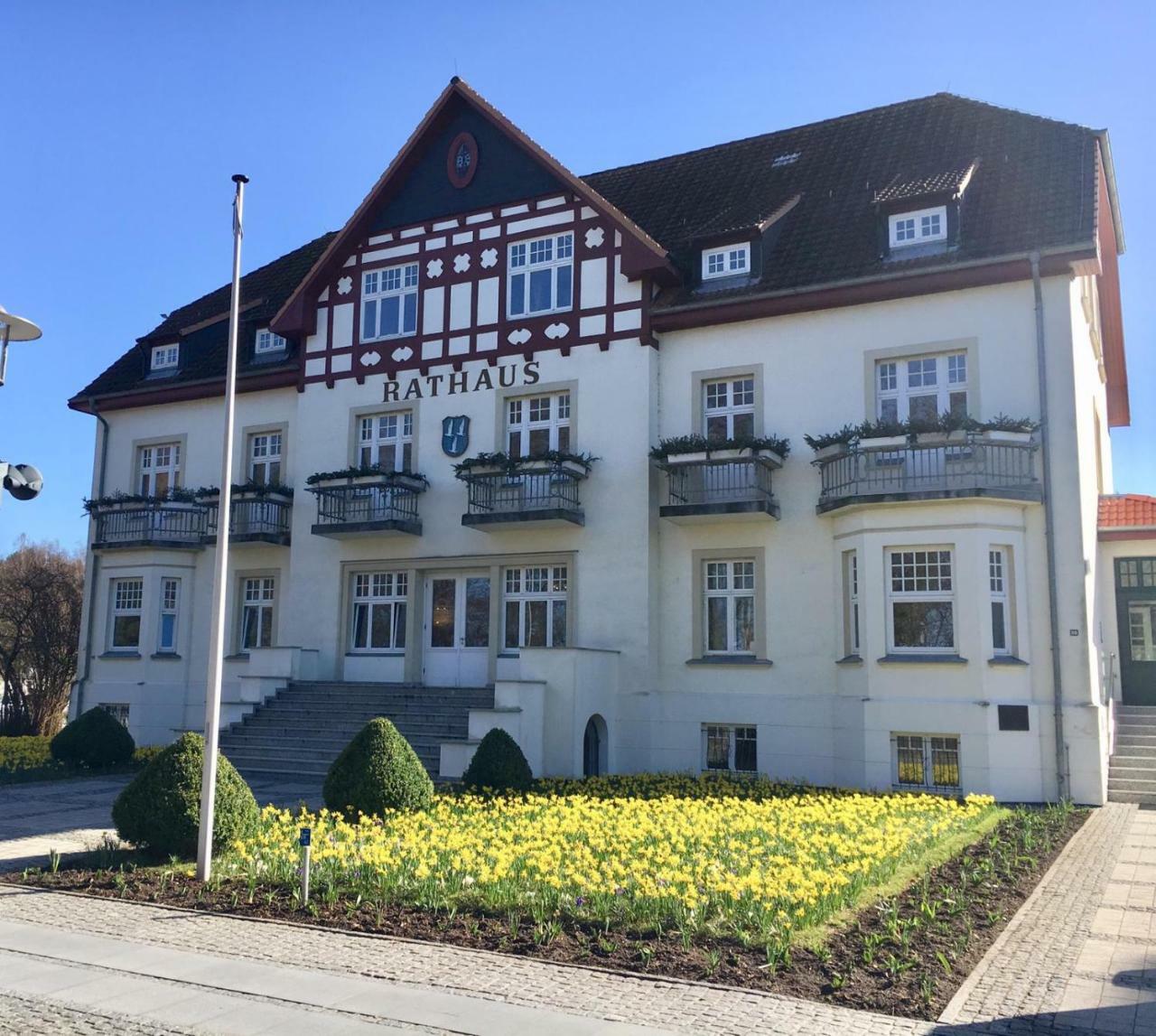 Fewo Strandstrasse - Fuehrt Auf Die Schoene Ostsee-Seebruecke Kuehlungsborn Exterior photo